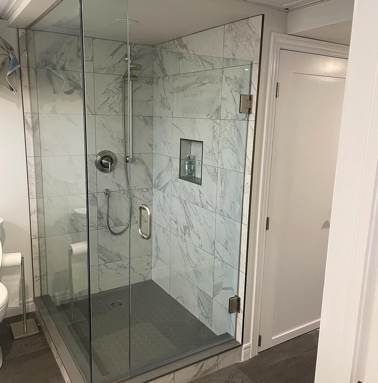 bathroom renovation by Baird Construction serving London, Ontario